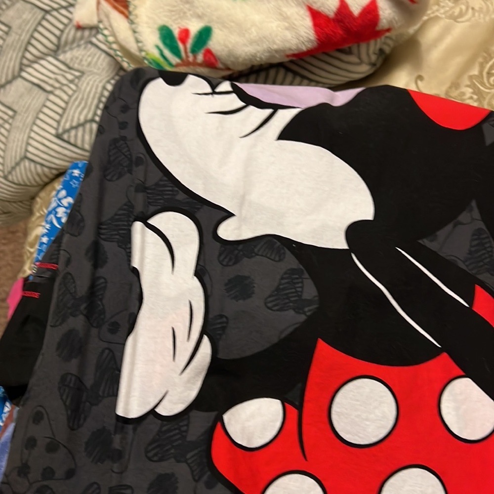Scrub top - Picture 4 of 16